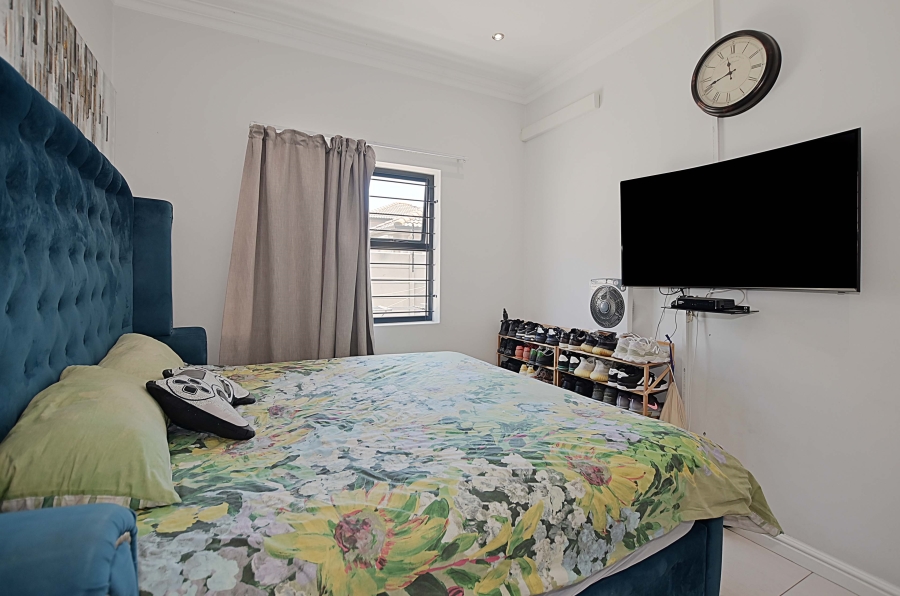 2 Bedroom Property for Sale in Parklands North Western Cape